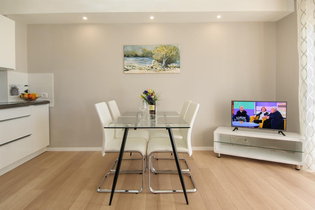 פורץ Apartment Motovunska 39 מראה חיצוני תמונה